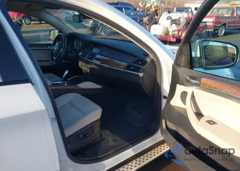 2011 BMW X6 xDrive35I z USA, uszkodzony, nr VIN 5UXFG2C50BLX06183